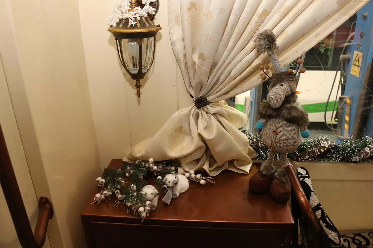 Igazi téli mesevilágba csöppenünk az adventi villamoson