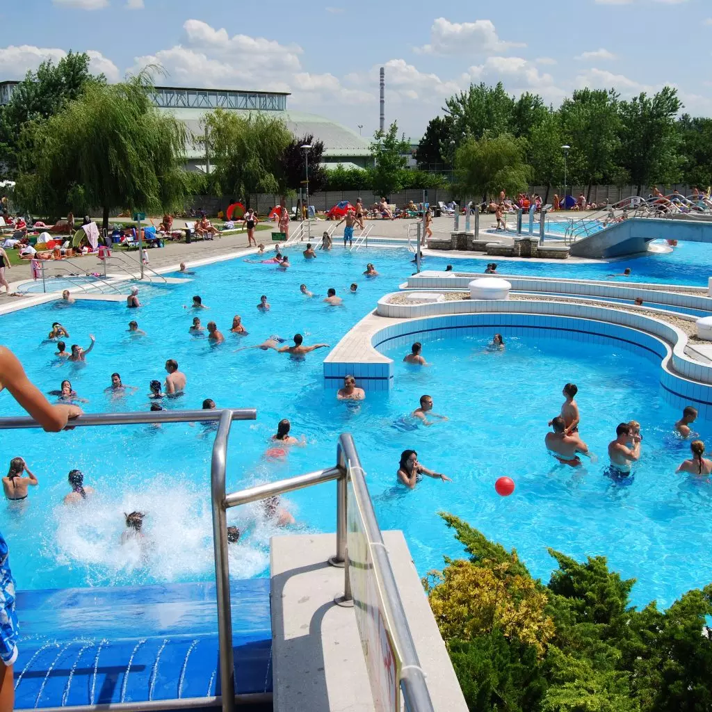 Aquaparkok és élményfürdők Nyíregyházától Kaposvárig