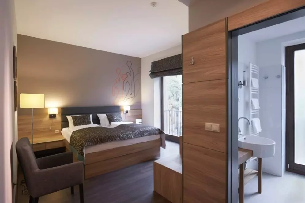 mandulavirágzás Pécs hotel therapia