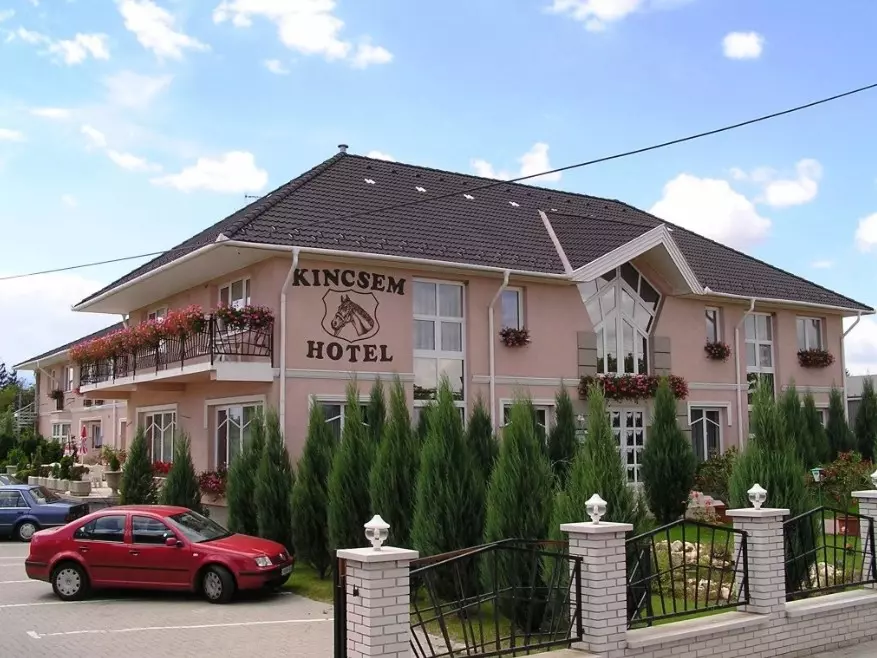 Kisbér , hotel, 10.000 Ft alatt
