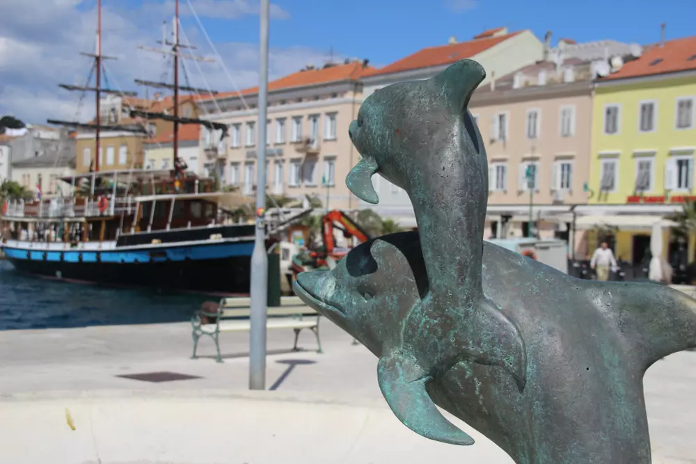 Delfinek, festői strandok, gyógyító klíma – vár Losinj sziget megannyi csodája