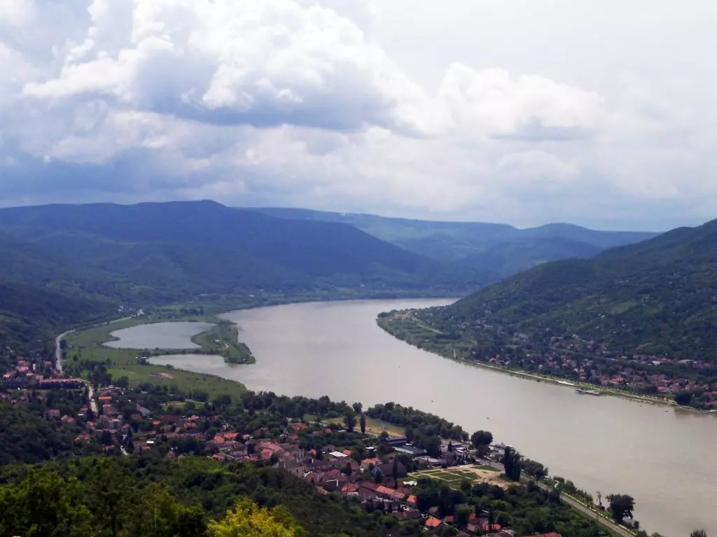 hazai várak panorámával