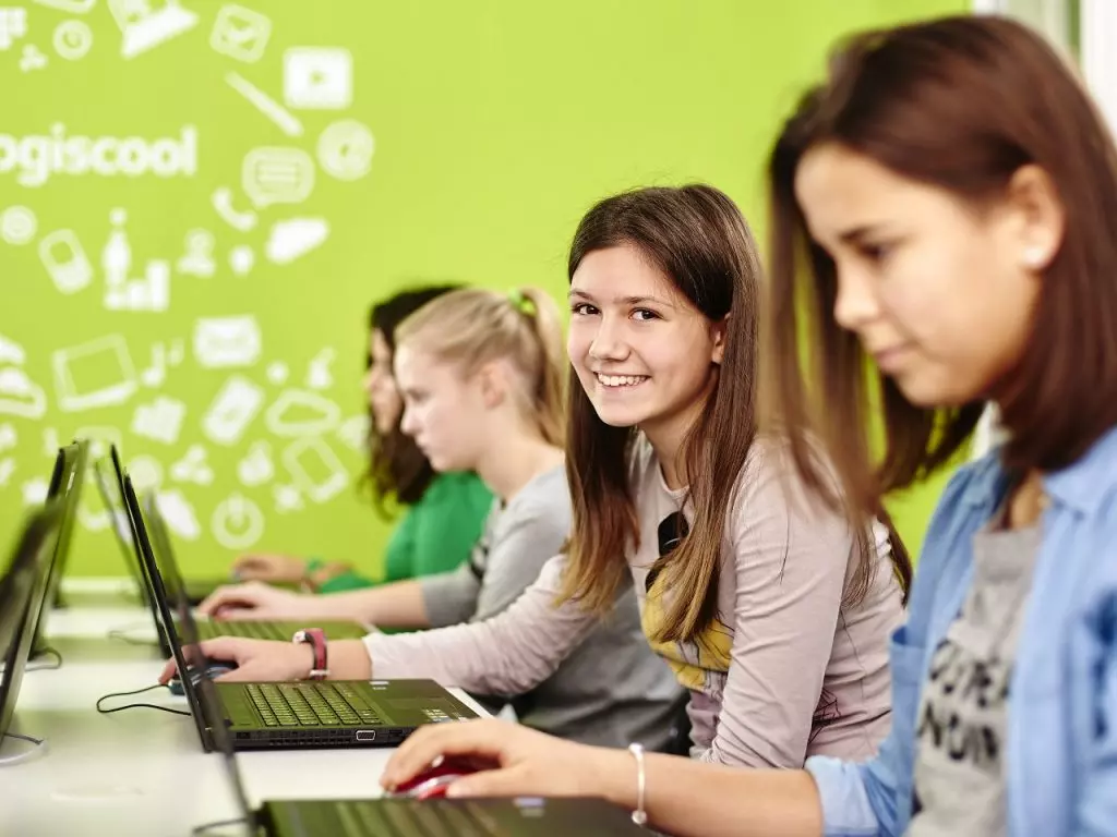Programozz a nyaralás alatt! Digitális élmények Hévízen
