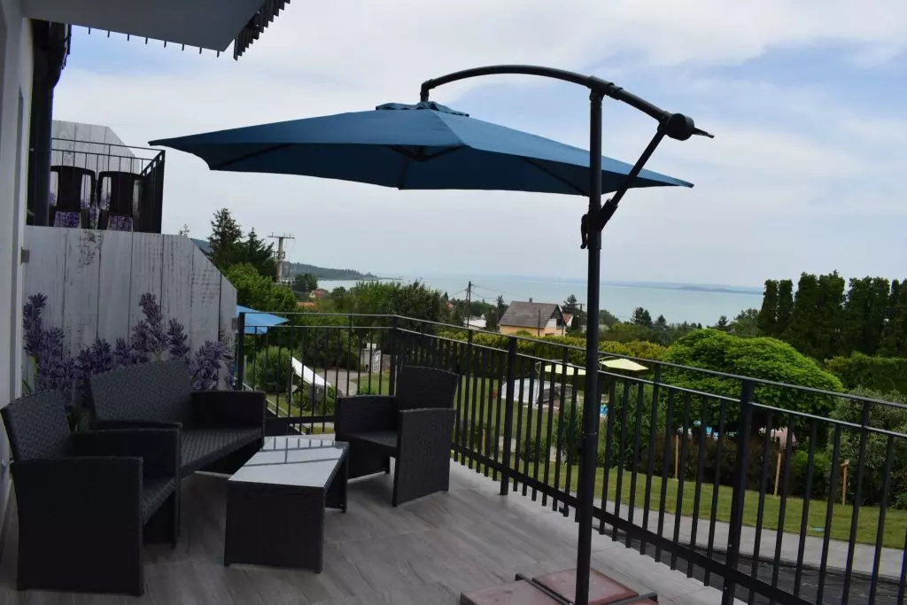 Újranyitó éttermek a Balaton partján
