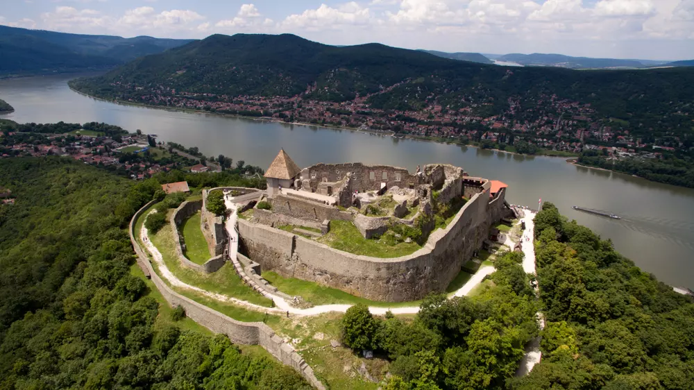 szállások várak panoráma