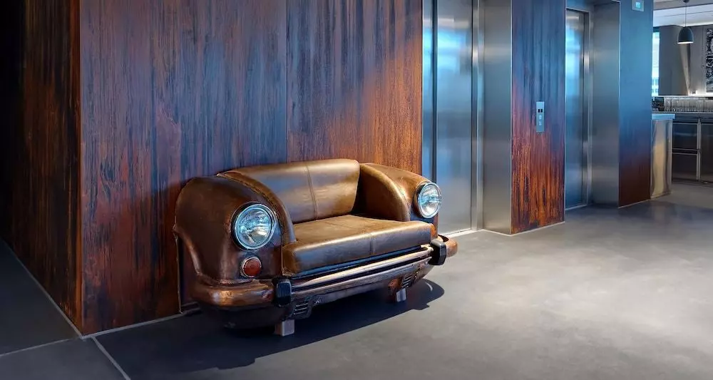 V8 Hotel