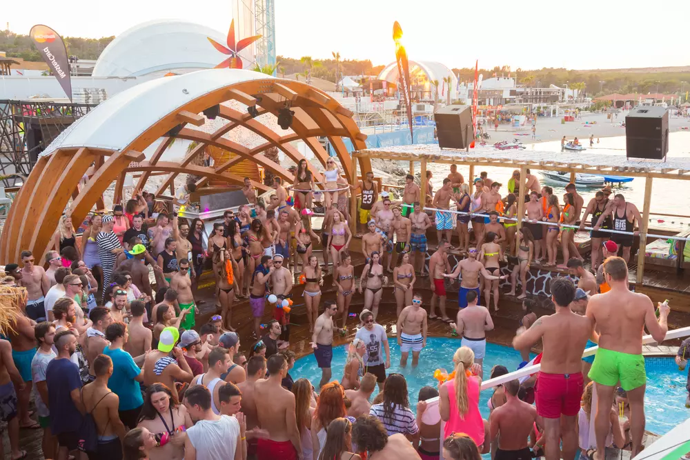 Horvátország az új Ibiza - 3 horvát party város, ha bulizni szeretnél