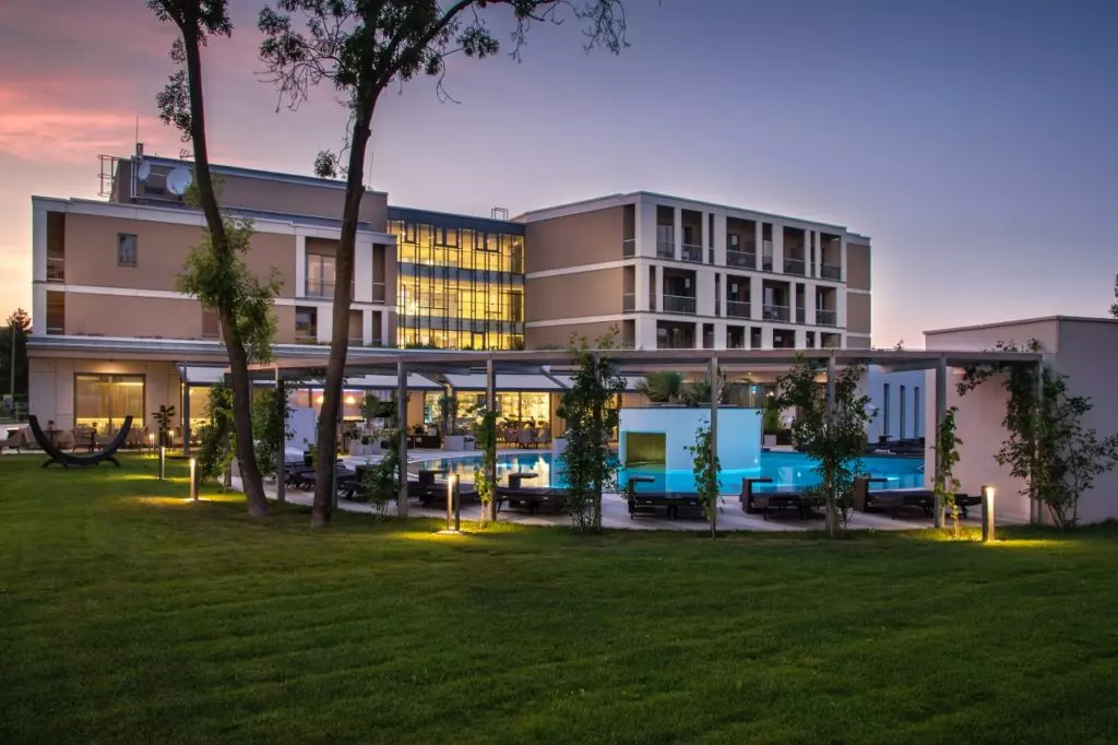 Pihentető luxus - Irány az Aura Hotel!