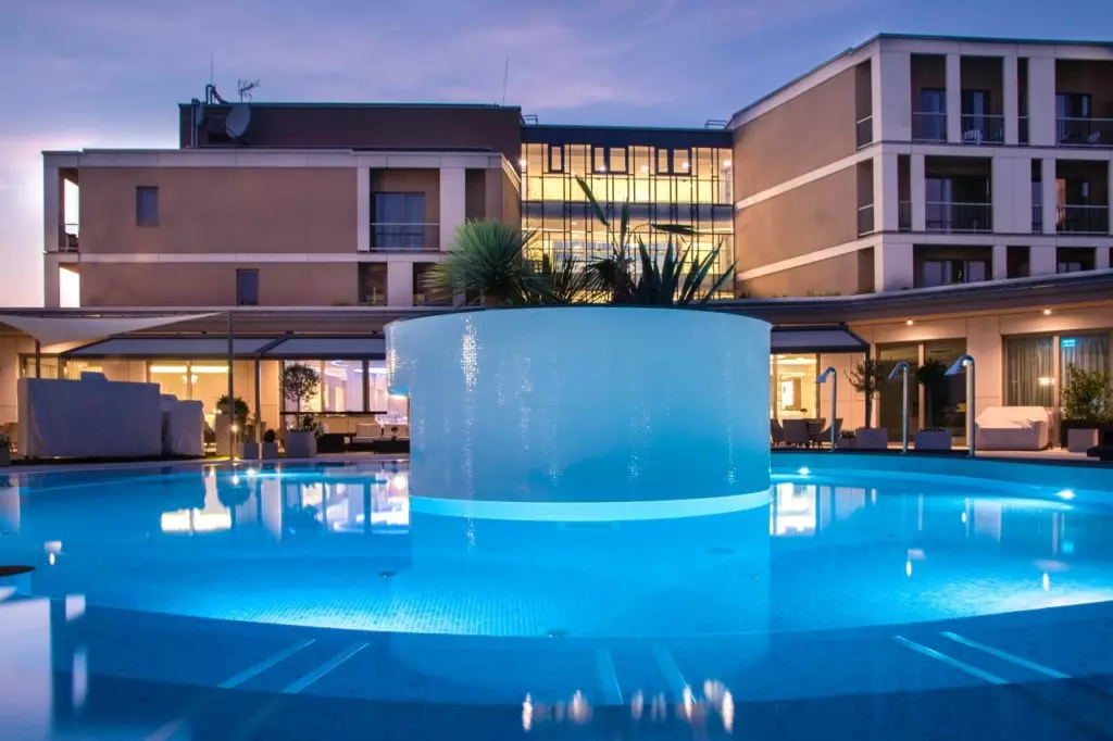 Pihentető luxus - Irány az Aura Hotel!
