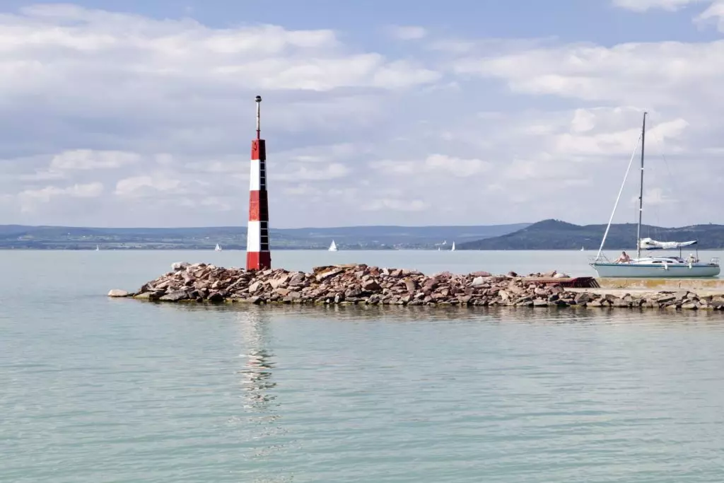 Ez a 7 legnépszerűbb település a Balatonon nyaralóink szerint