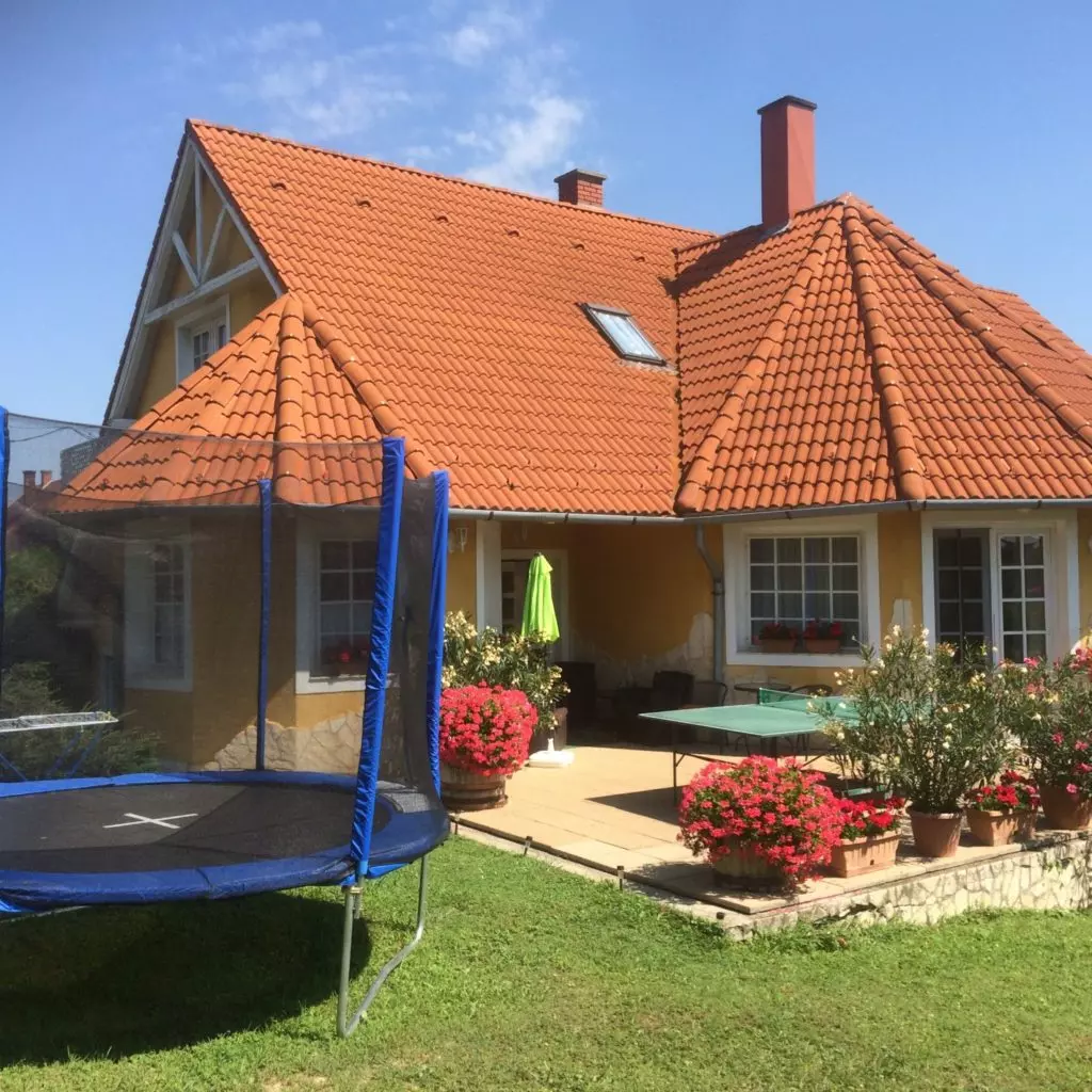 10+1 családi apartman trambulinnal, amit a gyerekek is imádni fognak