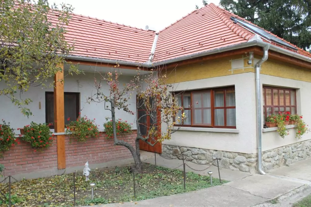 14 szálláshely játszótérrel