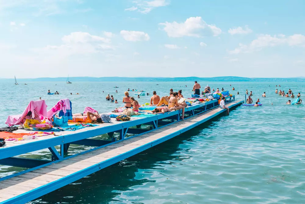 Balaton, nyár, napsütés! – Elképesztő balatoni szállodák saját stranddal