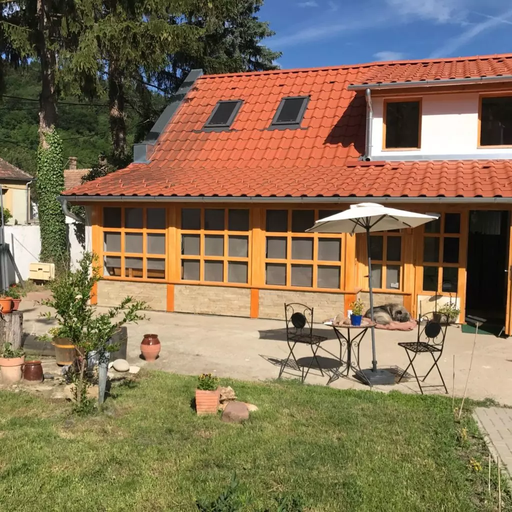 15 kiadó vendégház medencével – Strandolj a kertben meseszép környezetben!