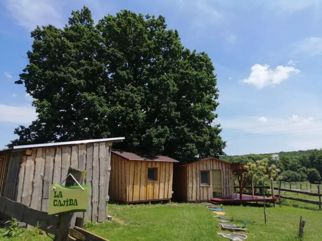 Glamping faházak a KerCa Biofarmon