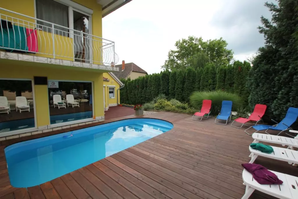 15 kiadó vendégház medencével – Strandolj a kertben meseszép környezetben!