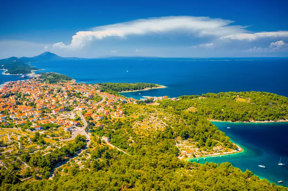 Delfinek, festői strandok, gyógyító klíma – vár Losinj sziget megannyi csodája