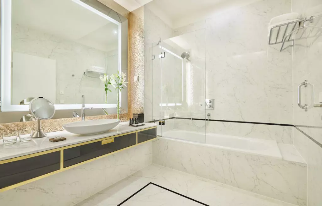 Párisi Udvar Hotel Budapest – Modern meseország üvegből, rézből és luxusból