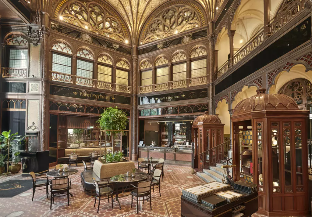 Párisi Udvar Hotel Budapest – Modern meseország üvegből, rézből és luxusból