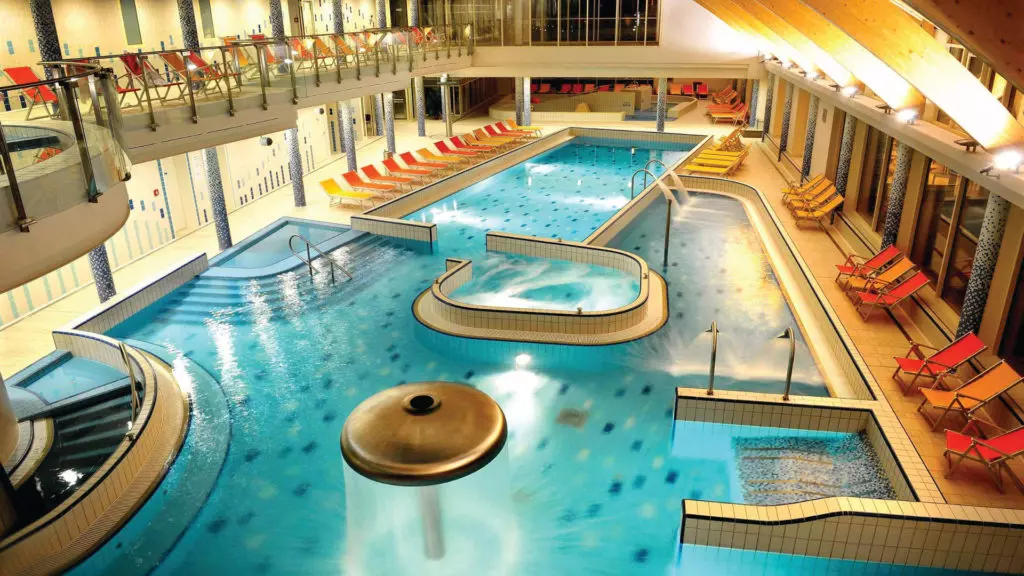 Töltse meg élményekkel a nyaralást  a Velence Resort & Spa****-ban!