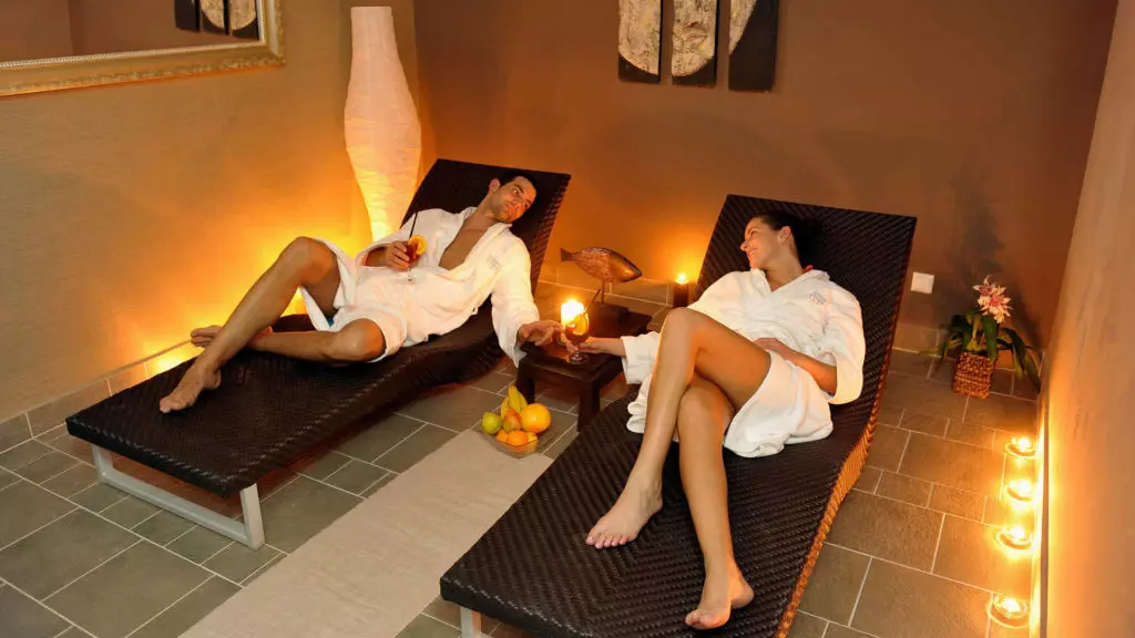 Töltse meg élményekkel a nyaralást  a Velence Resort & Spa****-ban!