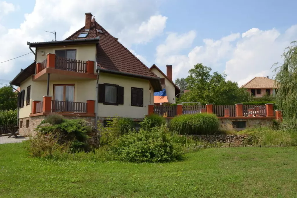 Szuper látnivalók és remek szálláshelyek a Velencei-hegységben