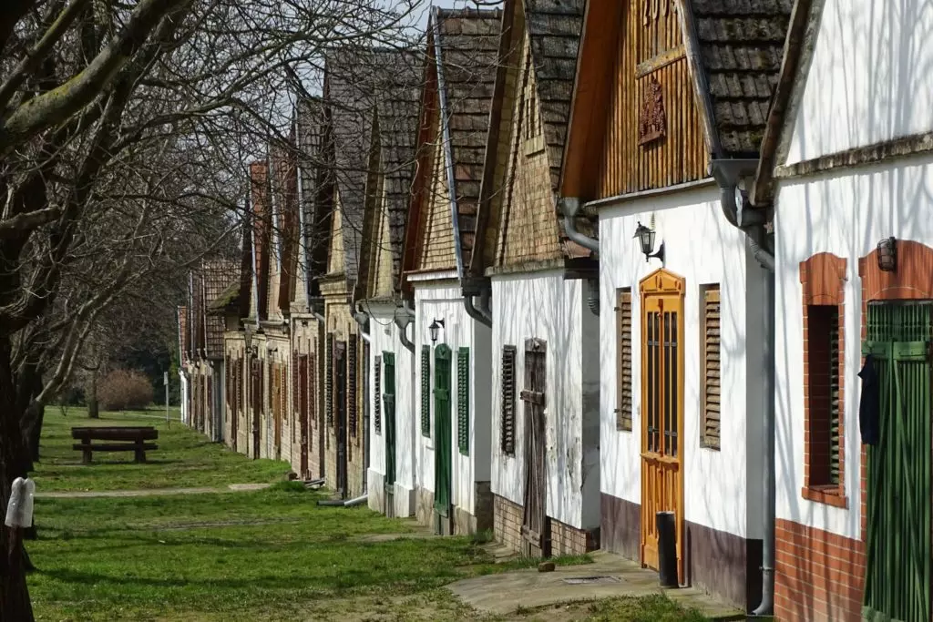 Pincefalvak rejtőznek az országban - a legszebb pincesorok nyomában