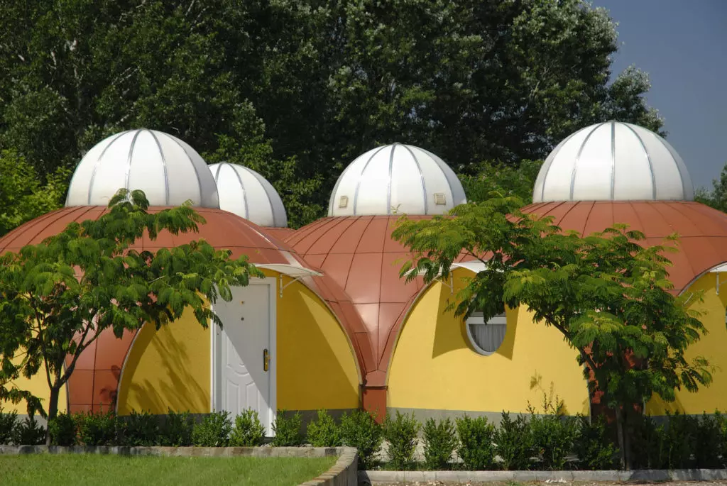Barlangszállások, meseházak, jurták – Egzotikus bungalók Magyarországon