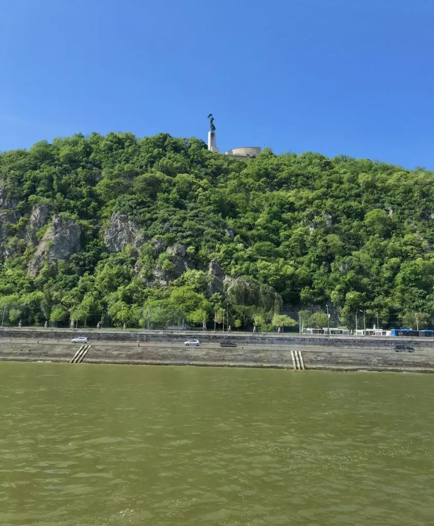 Szuper Nőnapi Kirándulás - Kilátók, kirándulóhelyek, és női szobrok