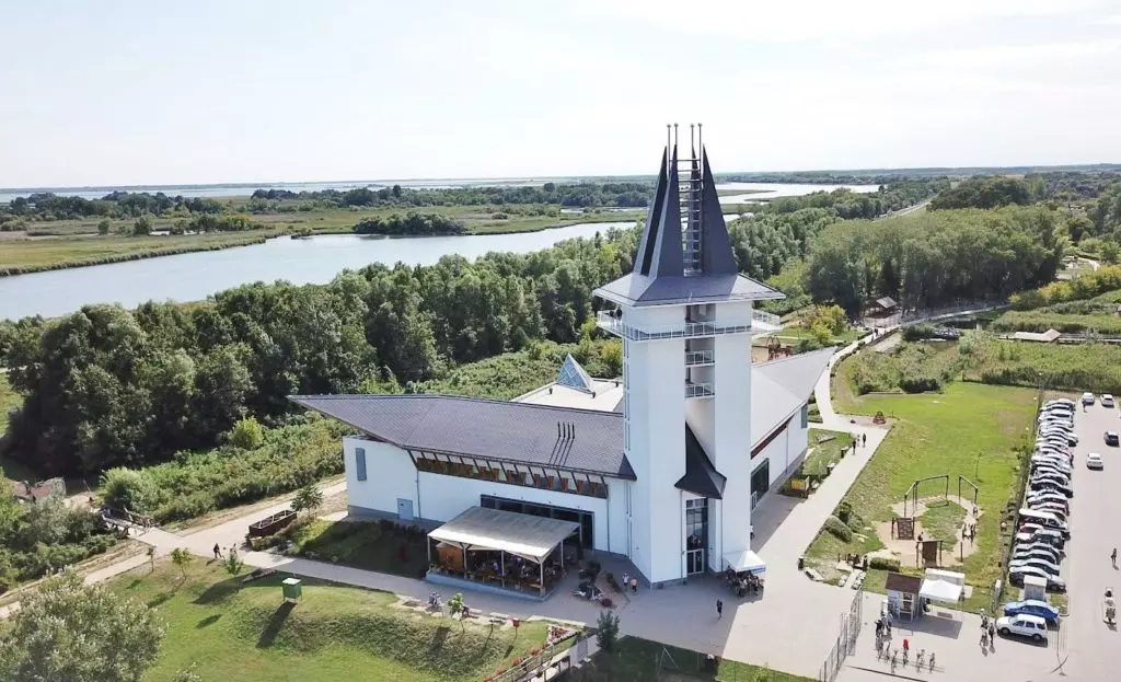 Ezer élménnyel vár a Tisza-tó: Kihagyhatatlan helyek és szállások az egész család