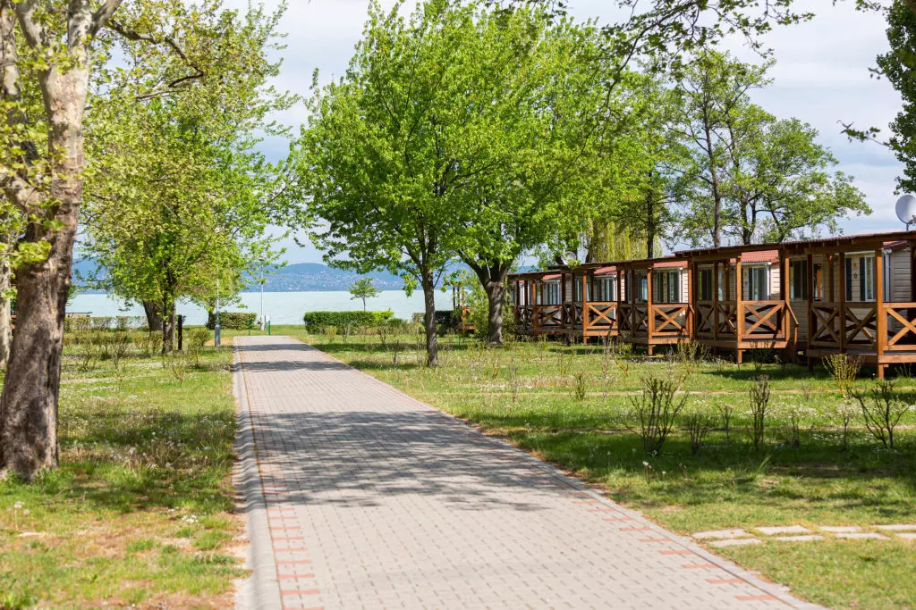 Aranypart és Mirabella Camping