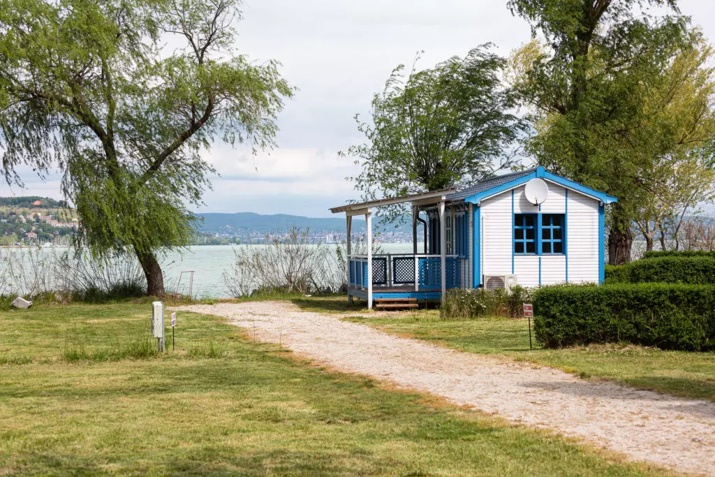 Aranypart és Mirabella Camping