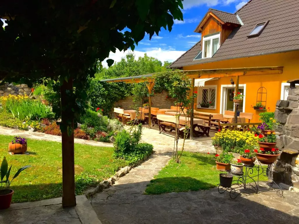 TOP 16 csábító apartman és villa 2021 - balatoni, erdei vagy városi nyaraláshoz!