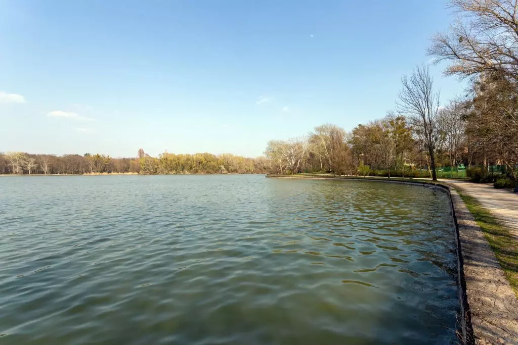 Ragadd meg az élményt! A tatai Angolpark és Cseke-tó nem hagy unatkozni!