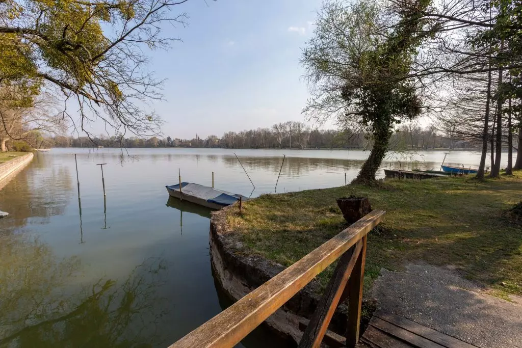 Ragadd meg az élményt! A tatai Angolpark és Cseke-tó nem hagy unatkozni!