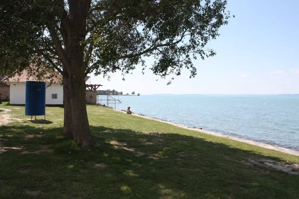 Nagy Balatoni Strand Körkép