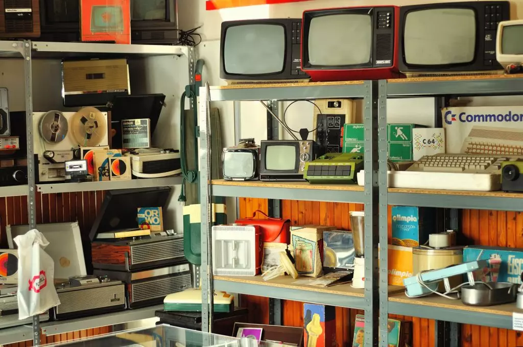 Retro Design Center - üljetek fel Szentendrén a nosztalgia hullámaira!