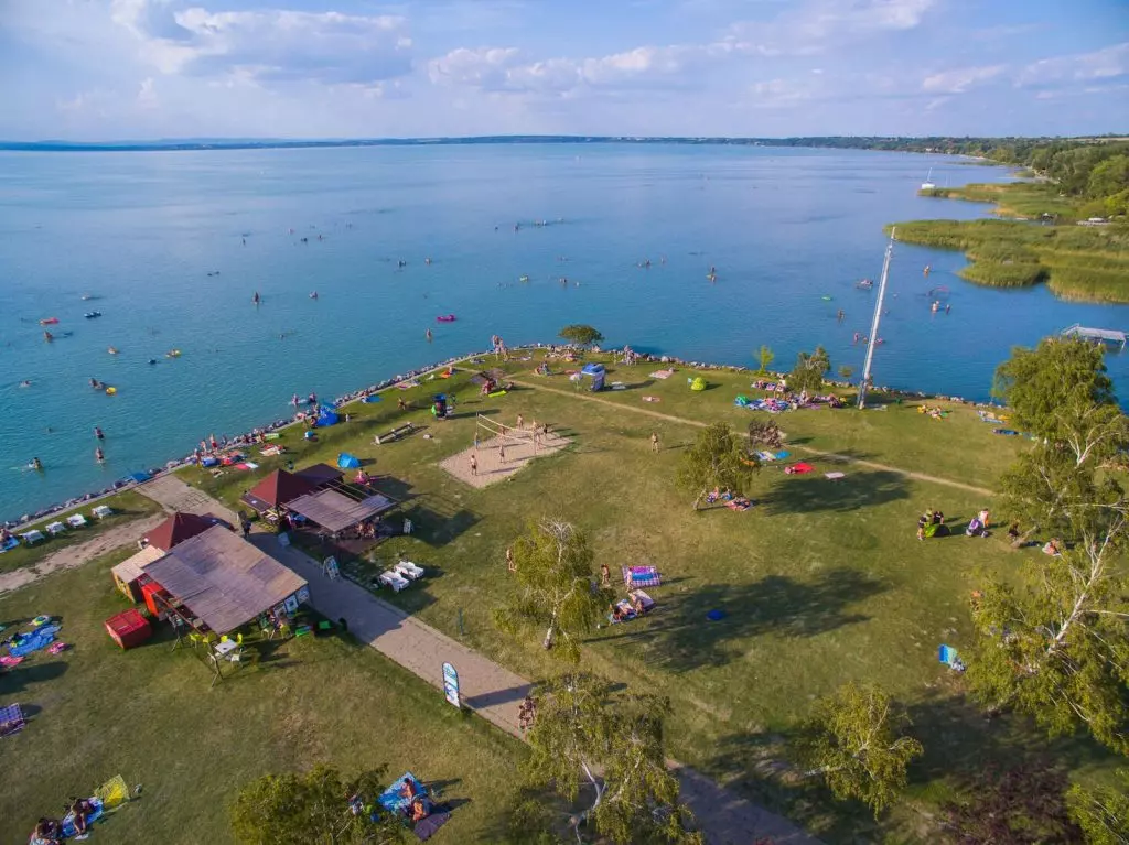 Nagy Balatoni Strand Körkép