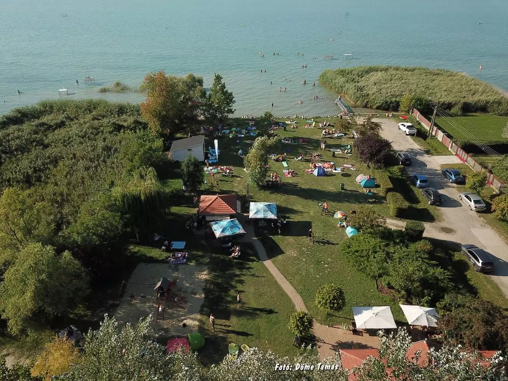 Nagy Balatoni Strand Körkép