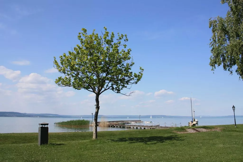 Nagy Balatoni Strand Körkép