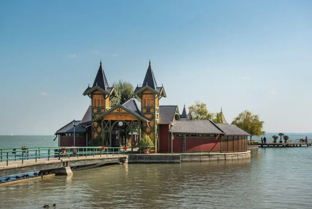 Ezek a kiváló vízminőségű strandok a Balatonon - Kék Hullám Zászlós strandok toplistája 2021