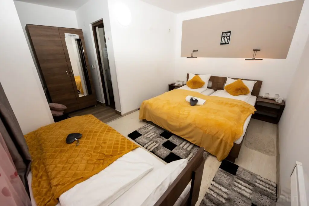 TOP erdélyi wellness szállások – dézsafürdő és jacuzzi a hegycsúcsok ölelésében