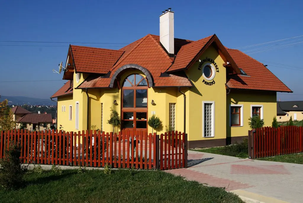 TOP 10 nyári fesztivál és a legjobb szállások a közelben
