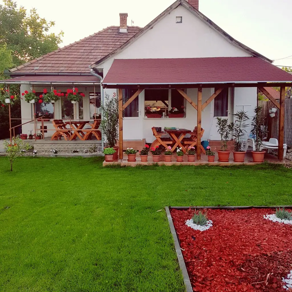 TOP 10 nyári fesztivál és a legjobb szállások a közelben