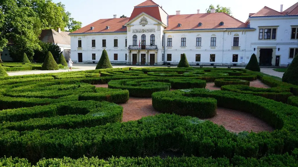 Top 10 magyarországi kastélypark – Sétálj grófok és hercegek nyomában!