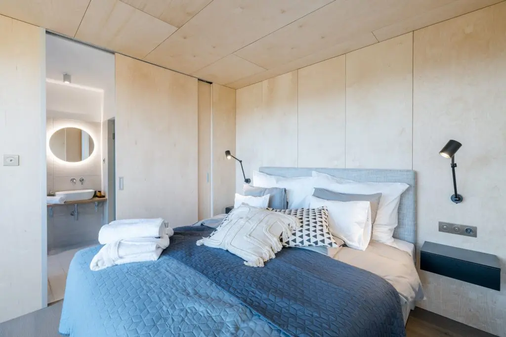 „Sziklákba” rejtett luxus apartmanok: Treehouses Kapolcs
