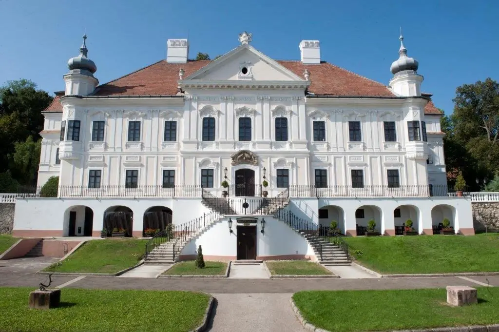 5 gyönyörű nógrádi kastély, amelyet látogatni is lehet 