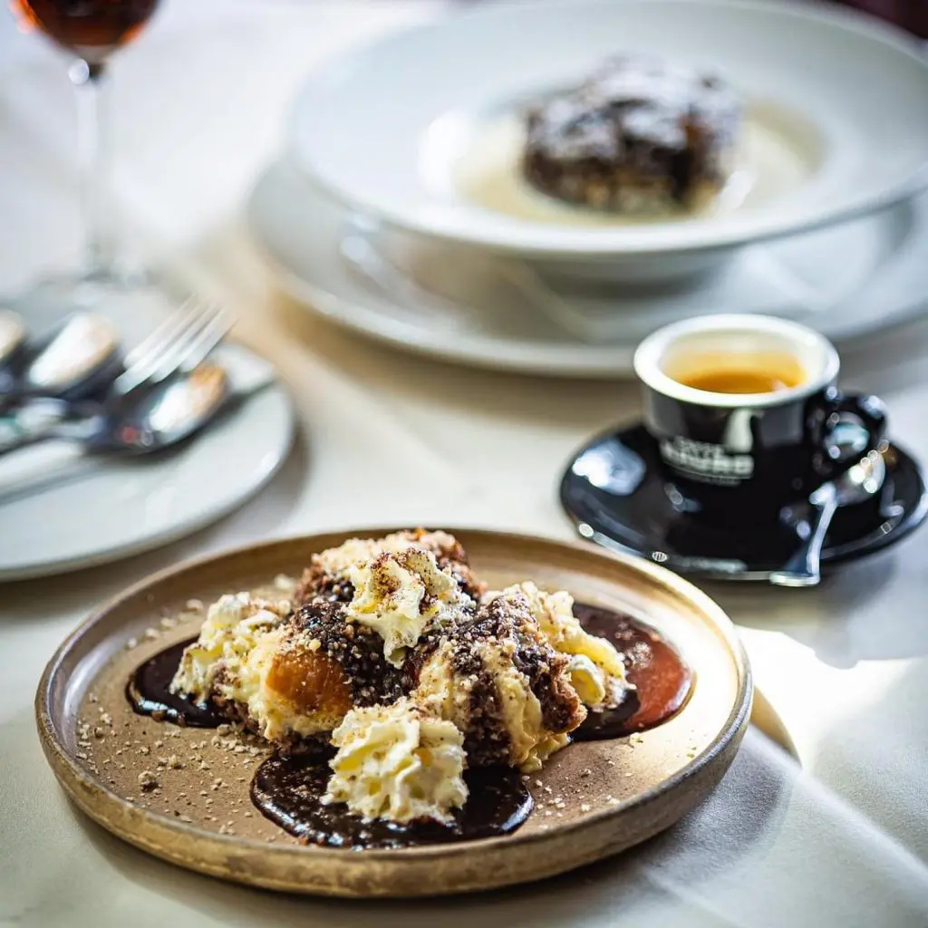 Igyál kávét ott, ahová a legtöbb híres magyar író és költő is járt. 