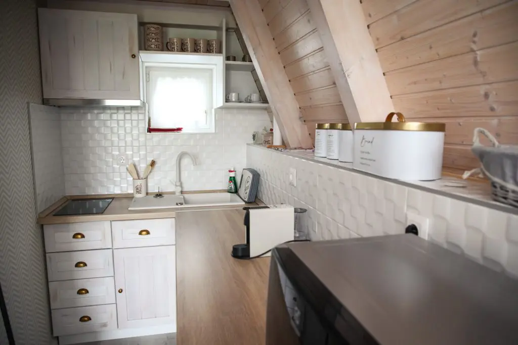 Benu House Apartman – Dézsafürdős házikó a Szent György-hegy szőlőtőkéinél