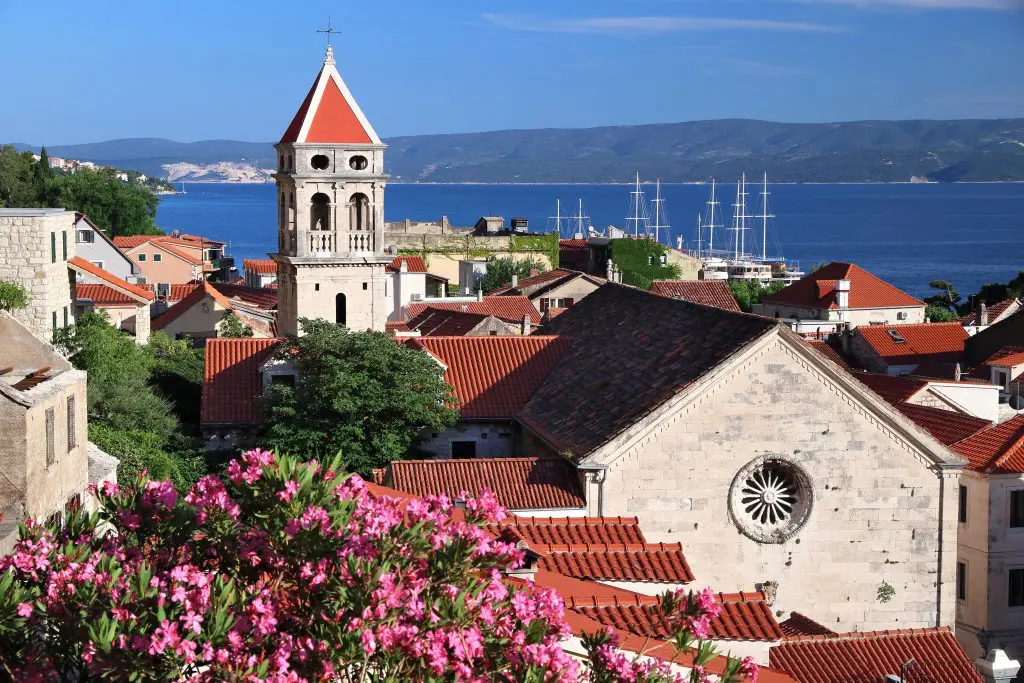 Omiš, a sziklák birodalma - Top látnivalók és szállások a Cetina kanyonnál
